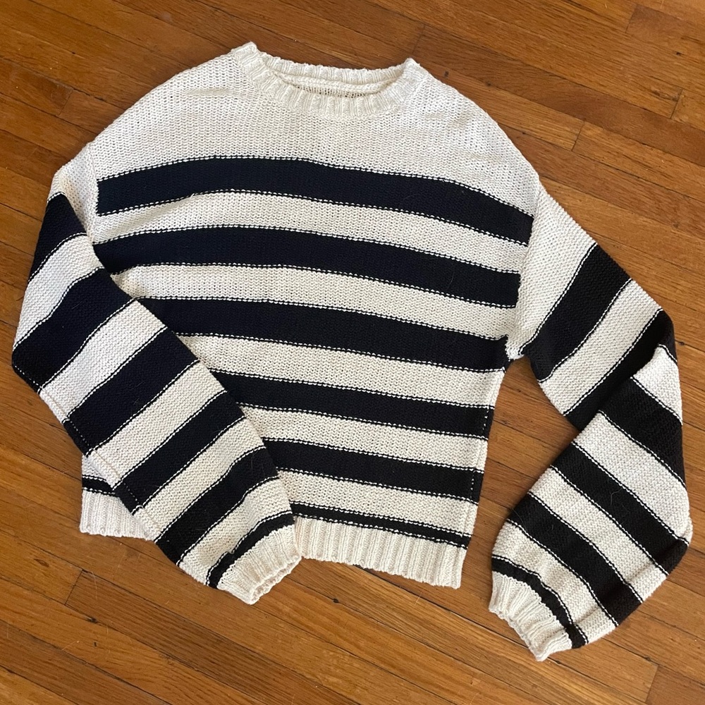 Women’s Billabong sweater
